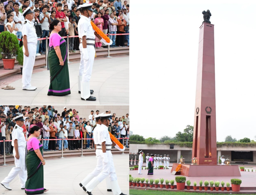 In NOK ceremony Mrs Mrs Khagi Shara Thapa w/o L Nk AN Bahadur Thapa, paid homage at NWM on 25 Jun 26